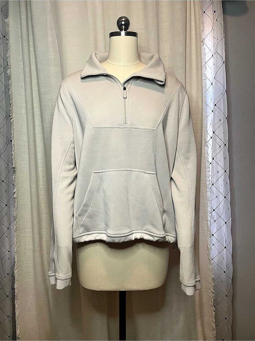Chico's - Quarter-Zip Hoodie in White Size 4 Like New